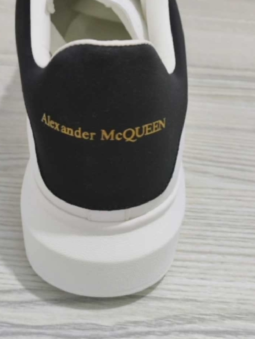 Alexander McQueen White Sneakers with Black Heel Tab - Picture 5 of 7